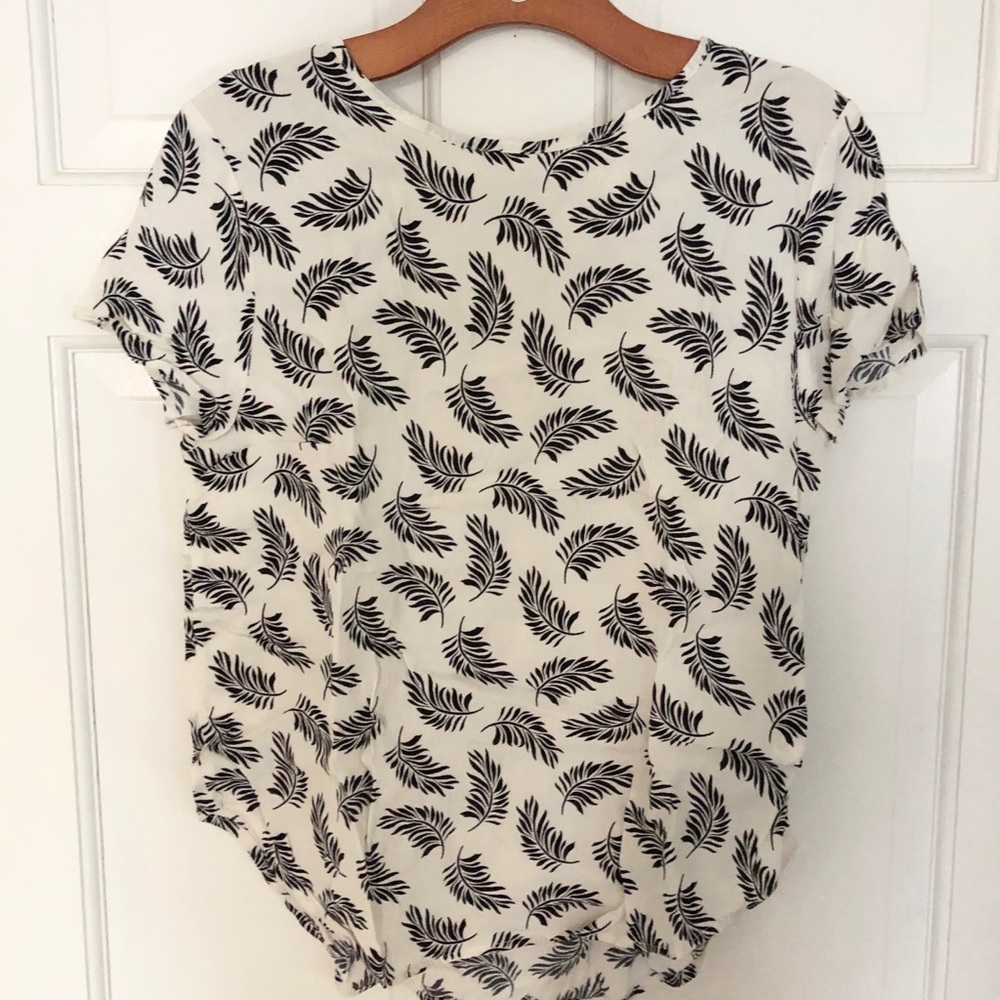 H&M Blouse - Picture 1 of 4